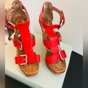 Red wedge heels by Matiko